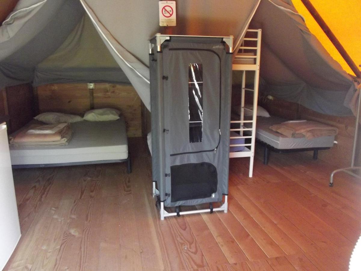 Camping Le Nid Du Parc 빌라-레-동브 외부 사진