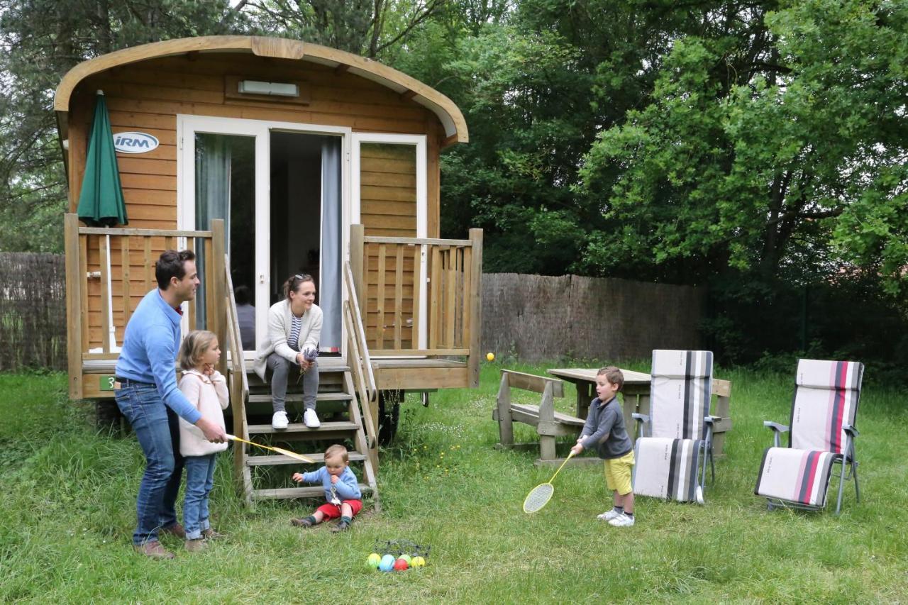 Camping Le Nid Du Parc 빌라-레-동브 외부 사진
