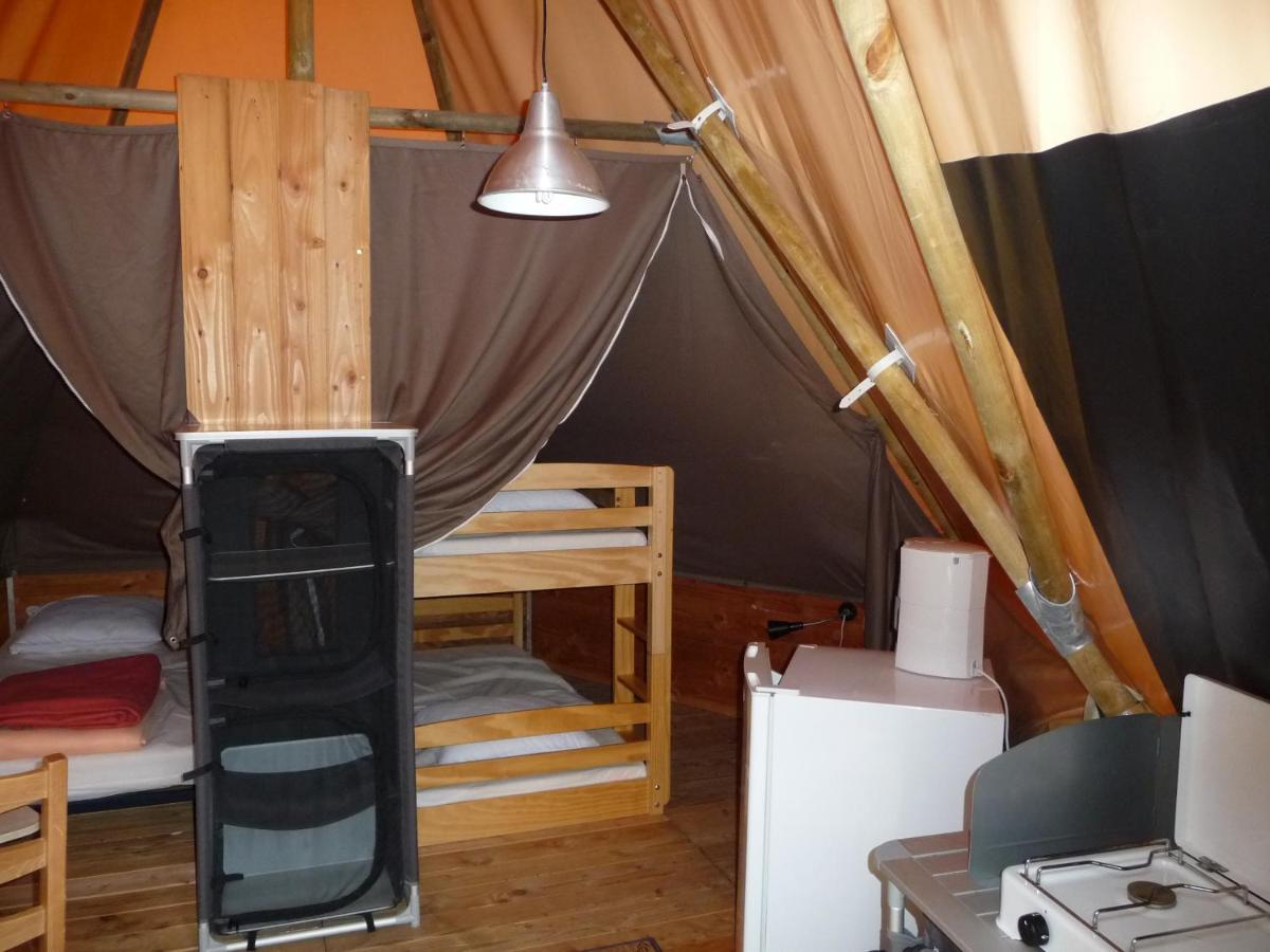 Camping Le Nid Du Parc 빌라-레-동브 외부 사진