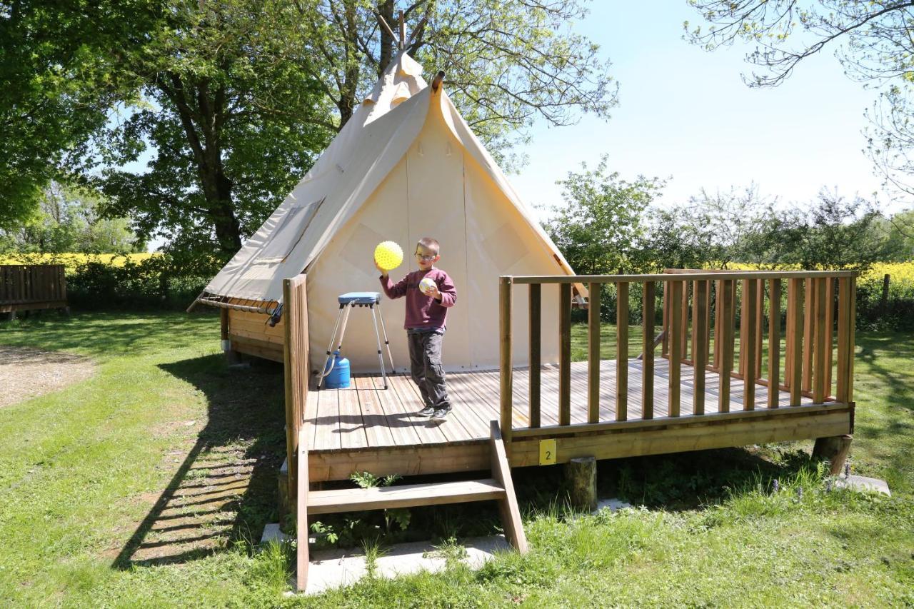 Camping Le Nid Du Parc 빌라-레-동브 외부 사진
