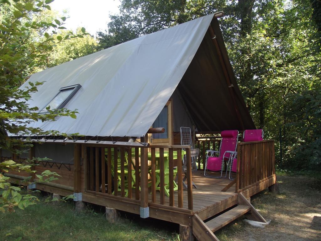 Camping Le Nid Du Parc 빌라-레-동브 외부 사진